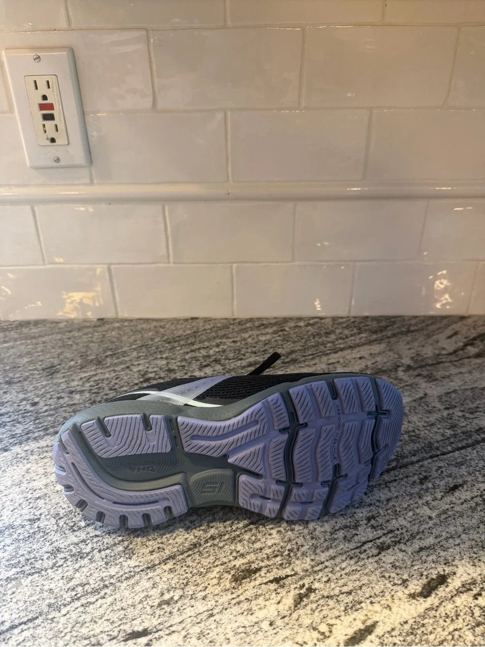 Women’s Brooks Ghost 15 Size 6